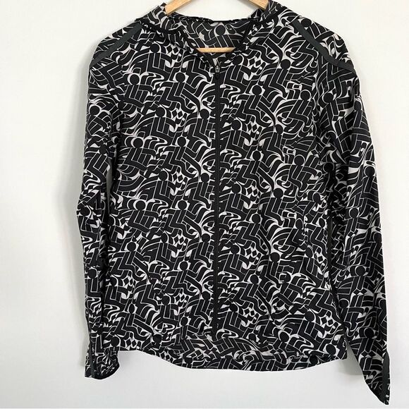 Nike Shield Impossibly Light Running Jacket Black and White, Size S - Picture 3 of 15